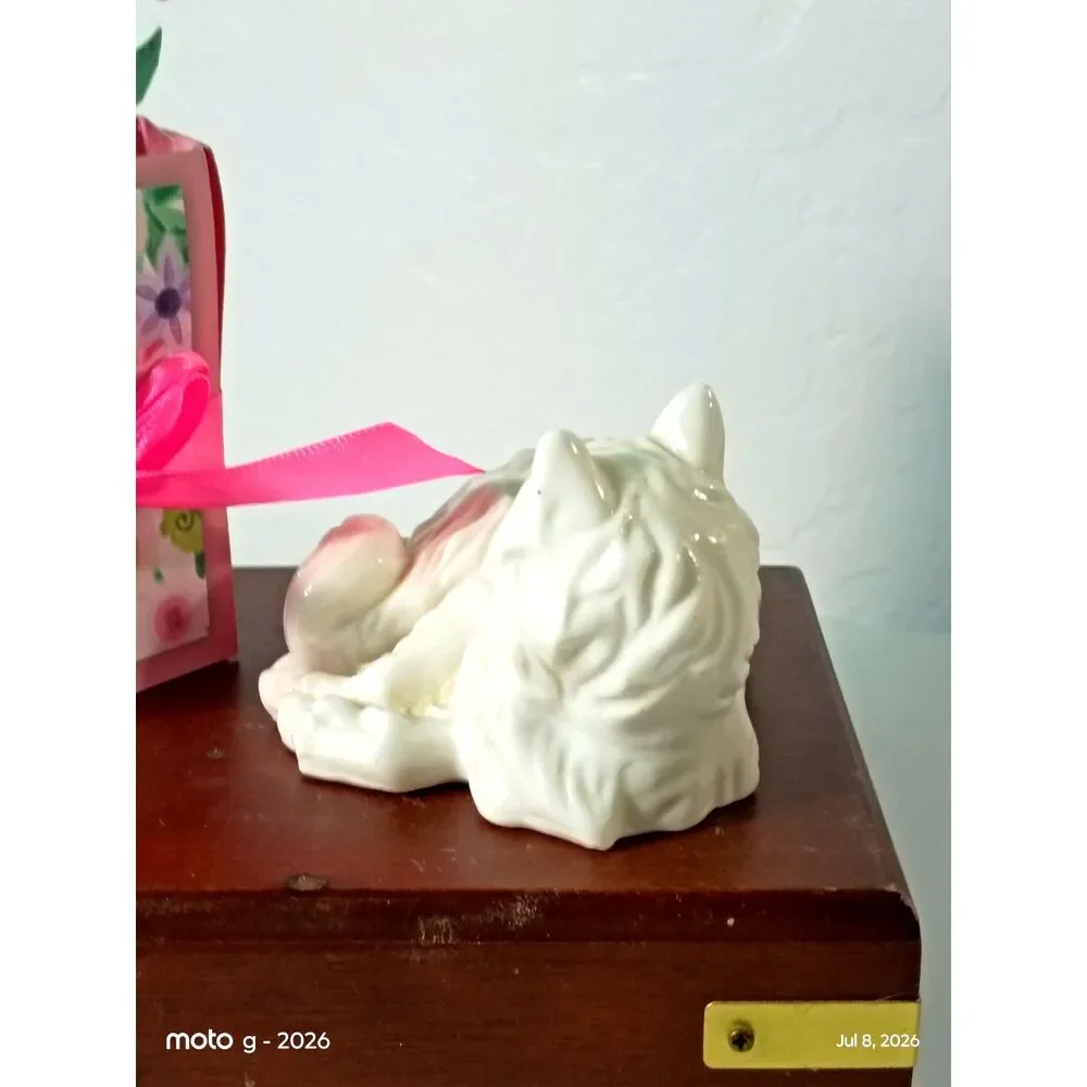 White Porcelain Persian Cat Figurine Japan Mid 20th Century~Vintage~